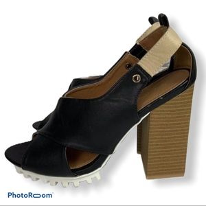 Qupid Women’s Chunky Stacked Heel Sandal Size 8.5